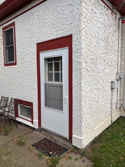 6356 Elm St Unit 2 - Furnished