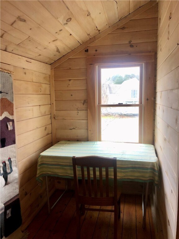 Photo - 390 Lower Main St