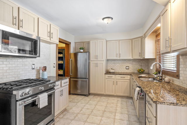 Photo - 438 S Wright St