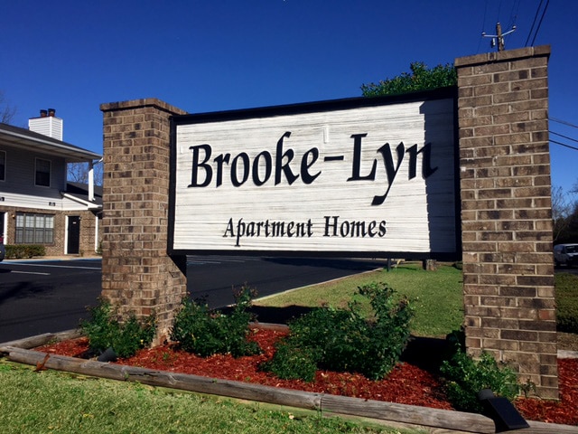 Brooke Lyn Apartments