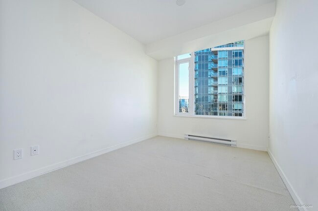 Photo - 6333 Silver Av