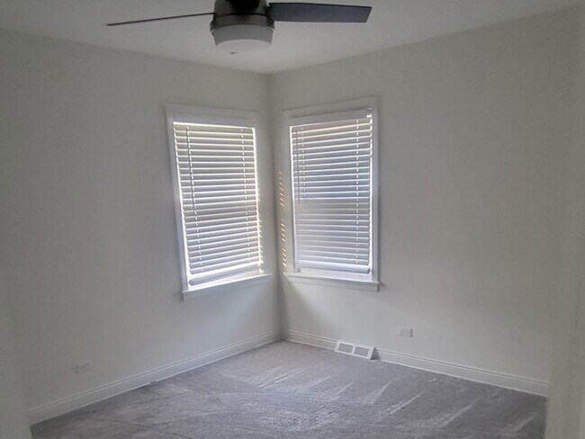 Photo - 5018 Dobson St