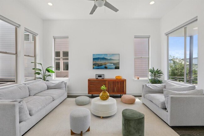 Photo - 6013 Florencia Ln