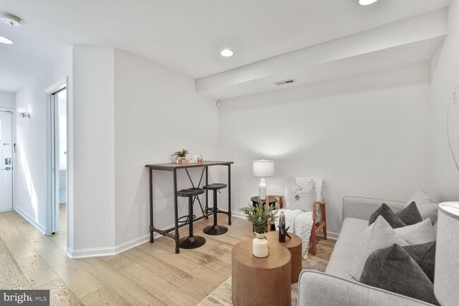 Photo - 1268 16th St NE Unit B