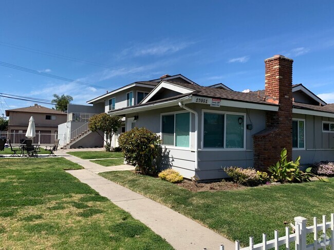 Building Photo - Oak17051 Unit B Rental