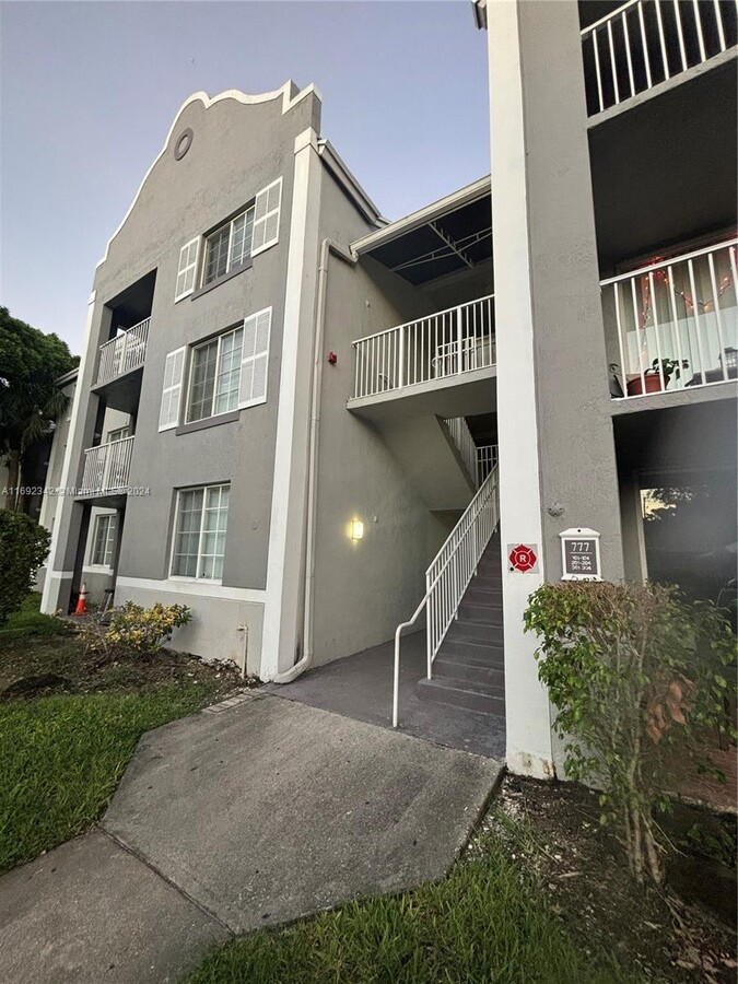 Photo - 777 SW 111th Way Condominio Unidad 102