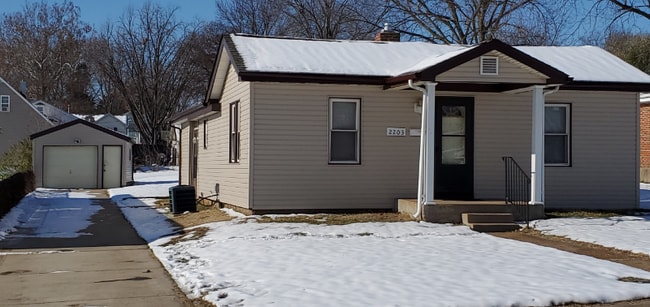 Photo - 2203 Gaebler Ave