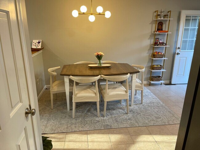 Photo - 21 Merrimac Way