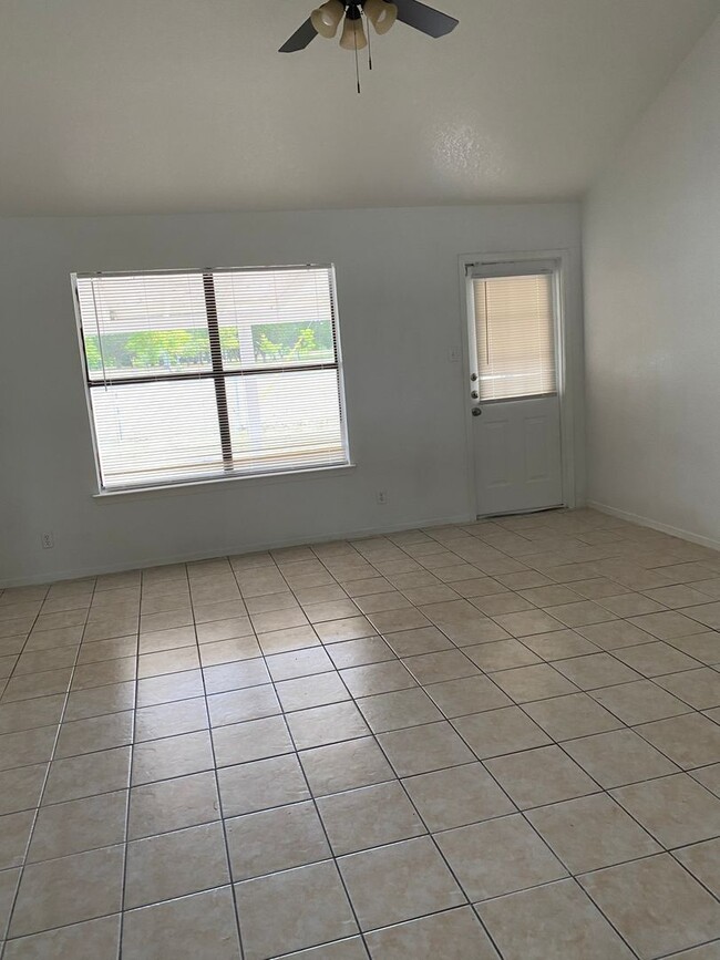 Photo - 2416 Jerome Dr