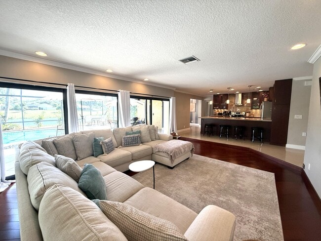 Photo - 3250 Lakeview Blvd
