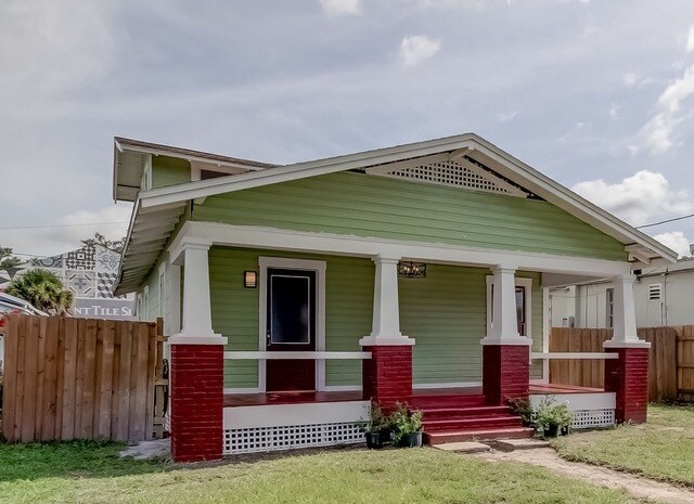 Building Photo - 99 W Lambright St Rental