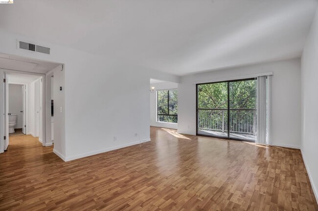 Photo - 490 N Civic Dr Unit 409