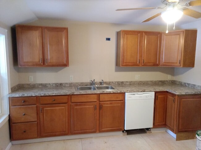Building Photo - 9707 State Rd Unit 9707 upper D
