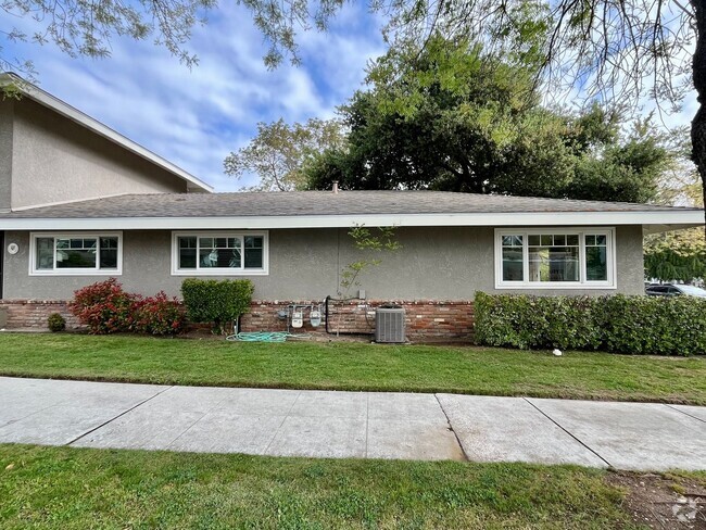 Building Photo - Newly updated 3 bedroom 2 bath home