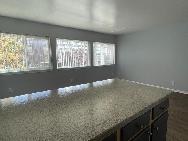 Photo - Bellevue Place Apartments