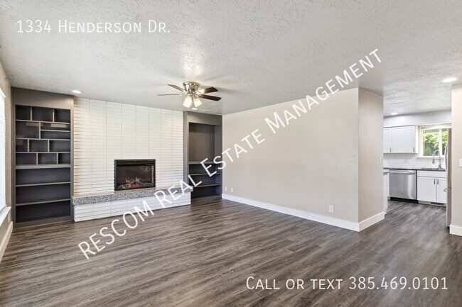 Photo - 1334 Henderson Dr