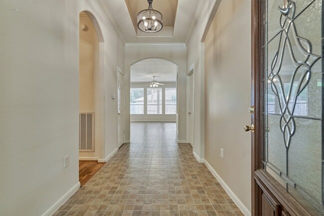Photo - 118 Robindale Cir