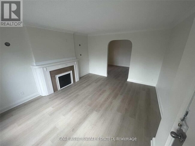 Photo - 1083 Avenue Rd