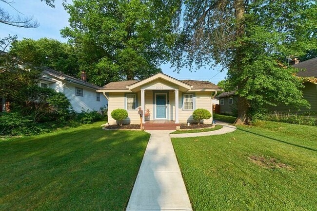 Building Photo - Charming 2 Bed Bungalow in Great SoBro Location!