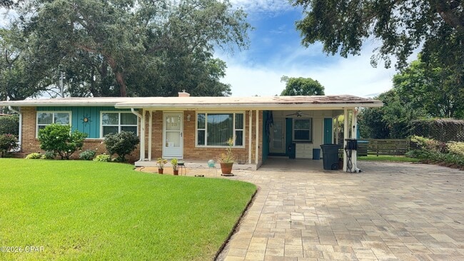 Photo - 215 Woodlawn Dr