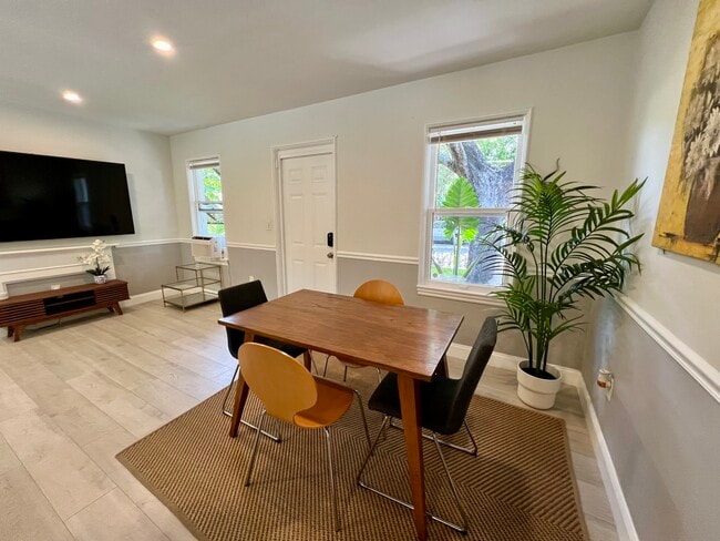 Photo - 6030 N Bayshore Dr Unit 2