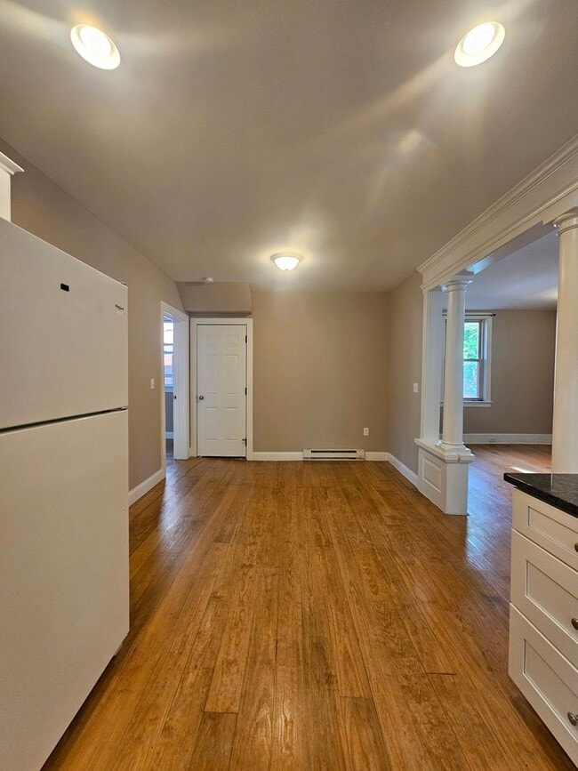 Photo - 320 W Main St