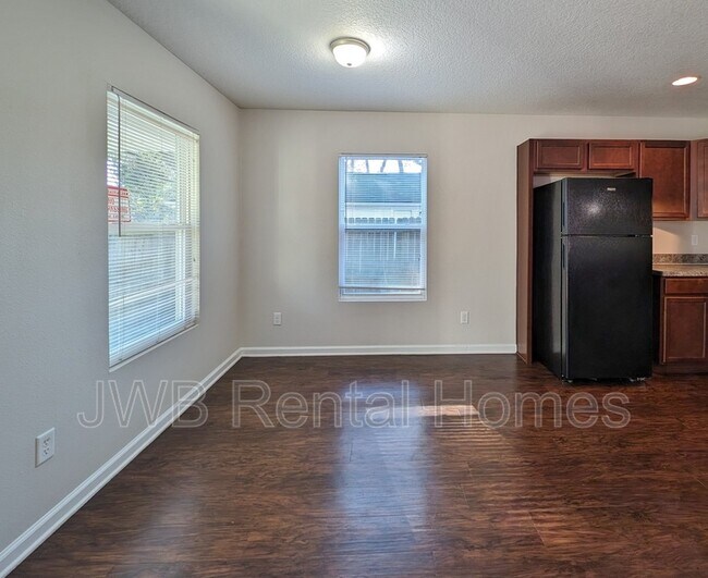 Photo - 8975 3rd Ave