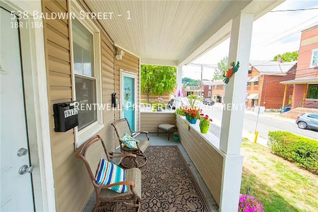 Photo - 538 Baldwin St Unit 1