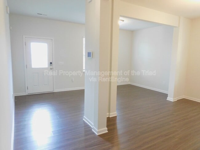 Photo - 390 Spaulding St