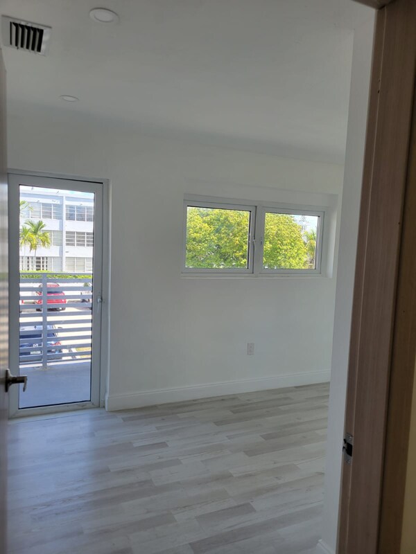 Photo - 2174 NE 170th St