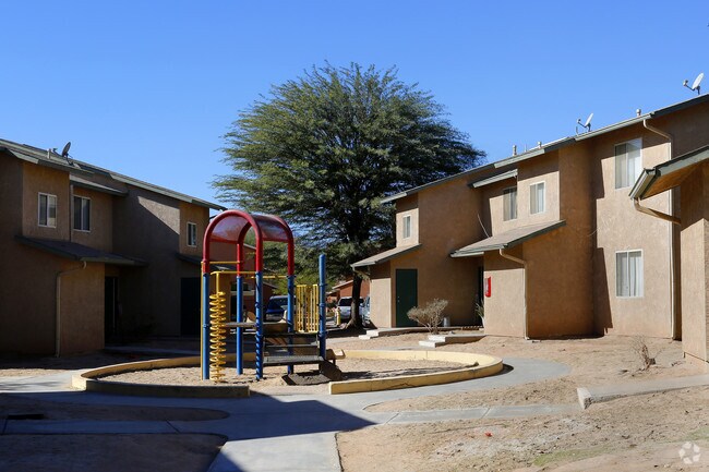 Photo - Thunderbird Apartments