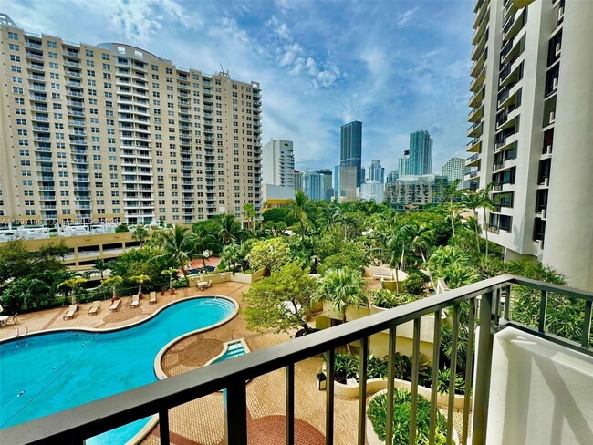 Photo - 520 Brickell Key Dr Unit 605