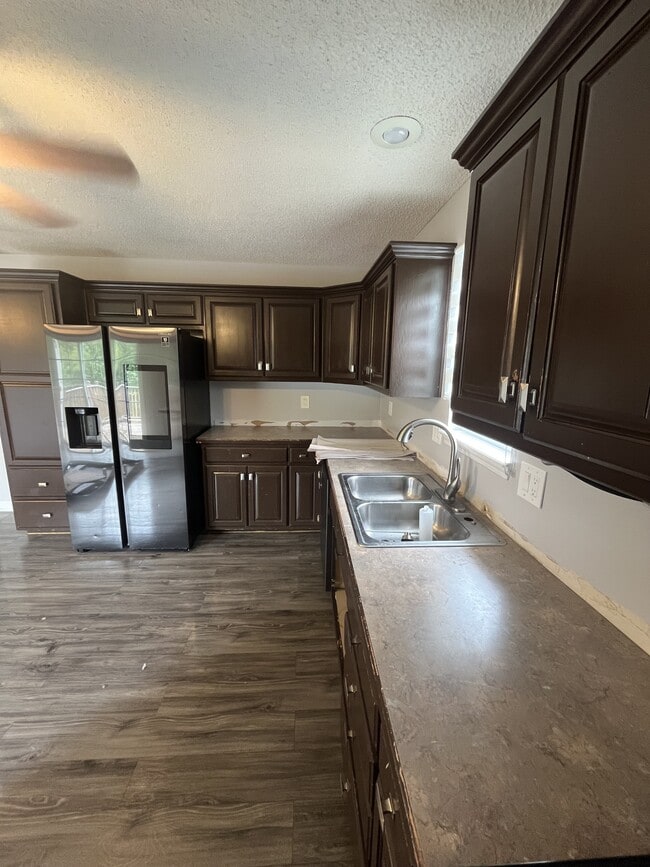 Photo - 723 Iron Horse Dr