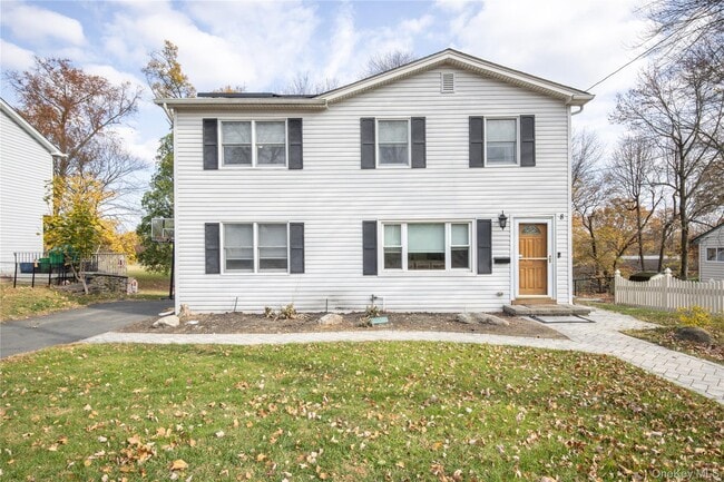 Photo - 8 Loran Ct