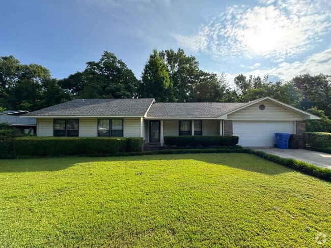 Building Photo - FOR RENT in Dothan , AL!! Rental