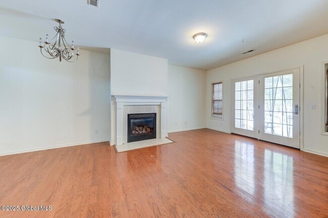 Photo - 55 Renaissance Ln