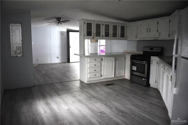 Photo - 9 Banyan Ave