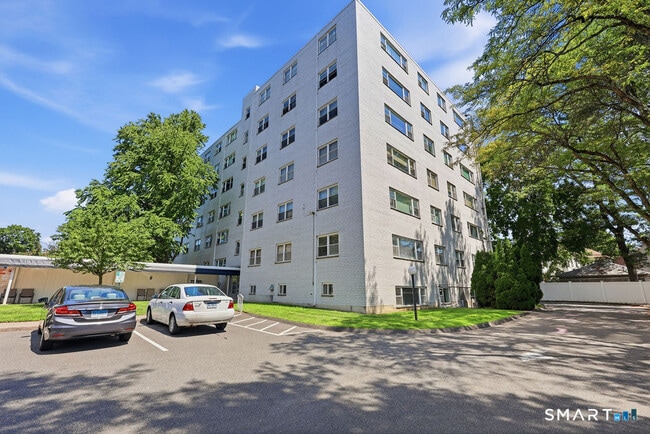 Photo - 889 Farmington Ave Unit 3K