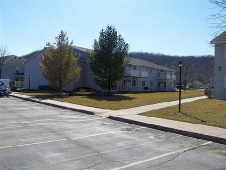 Valley Manor - Valley Manor Apartments
