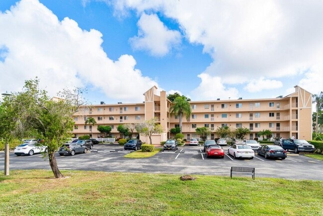 Photo - 6795 Huntington Ln Unidad 205