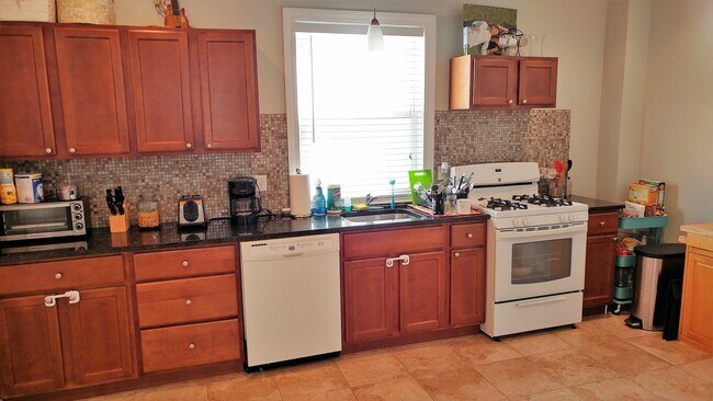 Photo - 85 Vernon St