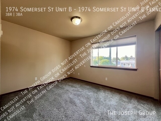 Photo - 1974 Somerset St Unidad 1974 Somerset St B Ferndale