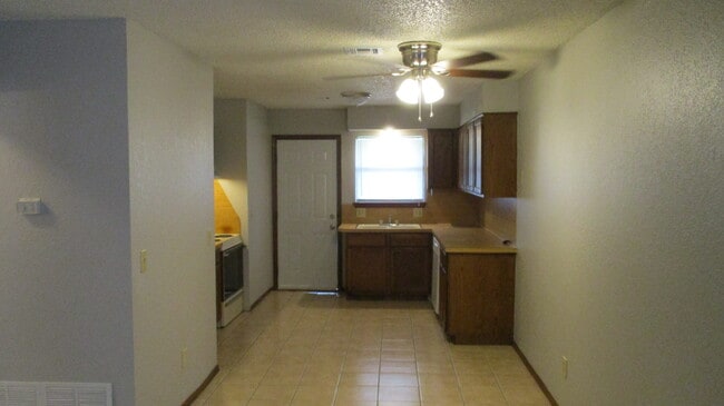Photo - 800 Swan Lake Rd
