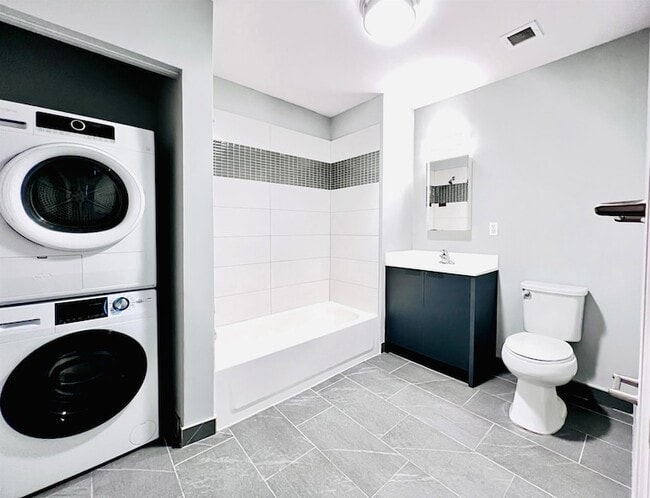 Photo - 160 Lafayette St Unit 52306