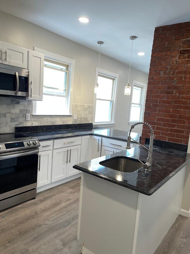 Photo - 44 Henry St Unit 2