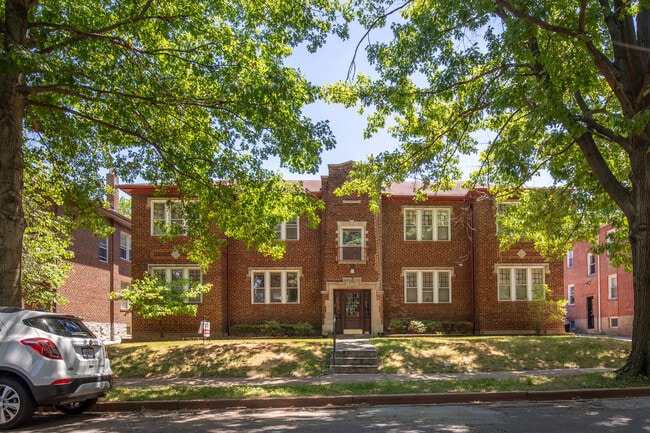 Building Photo - 7234 Amherst Ave Unit 2W Rental