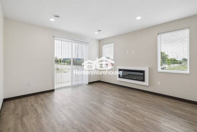 Photo - 3690 9th St NW