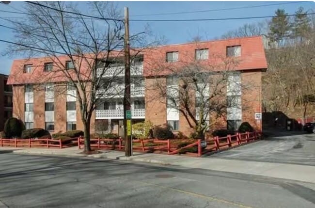 Building Photo - 141 Pierce St Unit 22