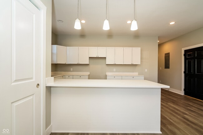 Photo - 2457 Sheldon St