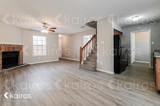 Photo - 820 Courtenay Pl